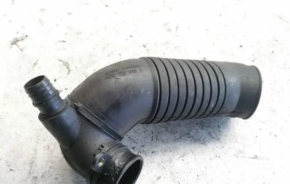 Air intake hose/pipe