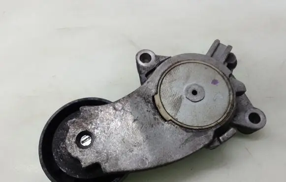 Peugeot 308 Generator/alternator belt tensioner 846143