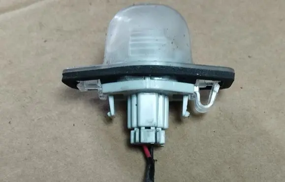 Honda CR-V Number plate light