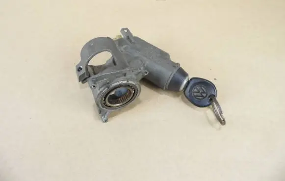 Volkswagen Golf III Ignition lock 357905851 VWLK101