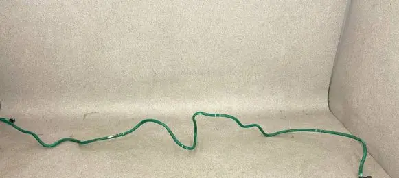 BMW M6 Fuel line pipe 7210804 16137210804