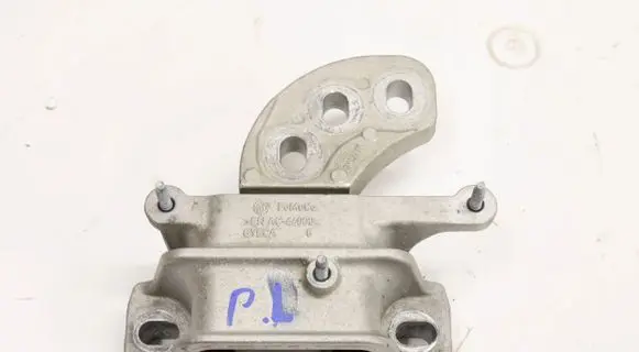 Engine mount bracket
