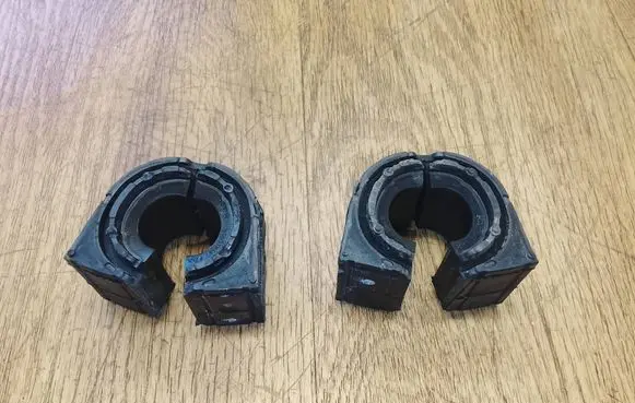 Porsche Macan (95B) Sway bar bush bracket, rear 95B511035