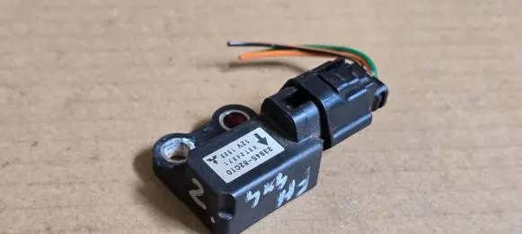 Suzuki Ignis Airbag deployment crash/impact sensor 3394582C10