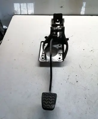 Toyota Avensis T250 Brake pedal 16093A02
