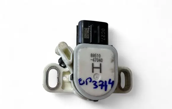 Toyota Camry VIII XV70 Brake pedal sensor switch 8951047040