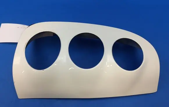 Rear/tail light trim molding