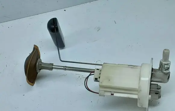 Subaru XV I Fuel level sensor 