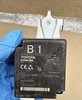 Toyota RAV 4 (XA50) Tire pressure control unit 897B042110