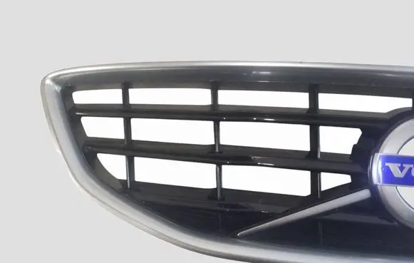 Volvo V40 Front bumper upper radiator grill 31283764 31283762 31353120