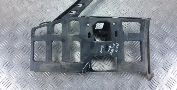 Skoda Octavia Mk3 (5E) Front bumper mounting bracket 5E0807055F