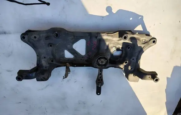 Volkswagen Jetta VI Front subframe 5C1199151