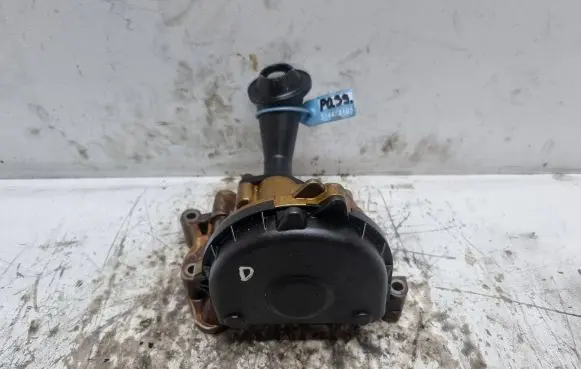 Volkswagen Golf VI Oil pump 03F115105D