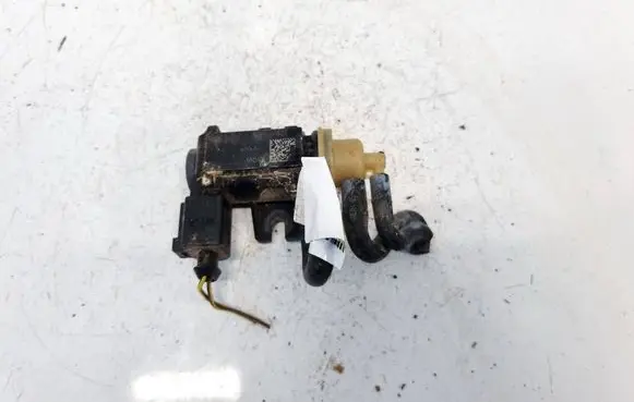 Audi Q3 8U Turbo solenoid valve 1K0906627B 4011464A