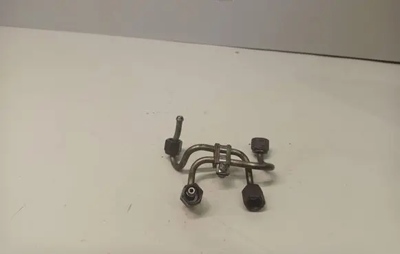 BMW X5 E53 Fuel injector supply line/pipe 