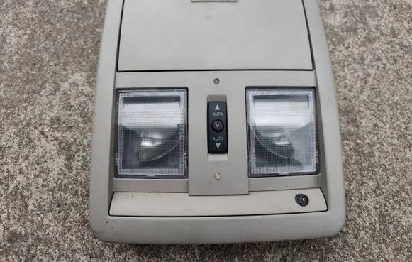 Jeep Grand Cherokee (WK) Front seat light 56050131AG