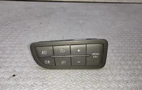 Fog light switch