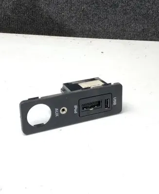 Jaguar XF AUX in-socket connector 8X2319C166AB A2C53252704