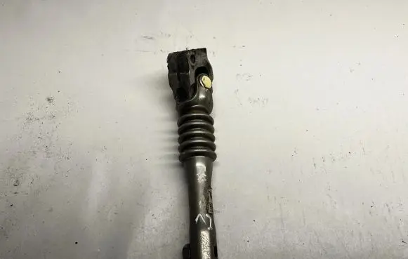 BMW 5 F10 F11 Steering column universal joint 6790490