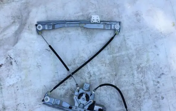 Citroen DS3 Front door window regulator with motor