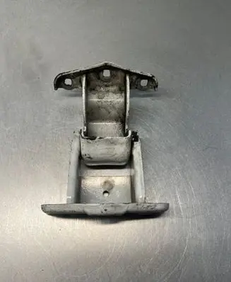 Opel Vivaro Tailgate/trunk/boot hinge 312304K