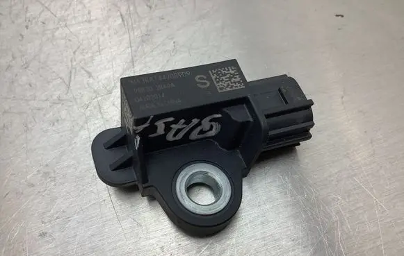 Nissan Qashqai Airbag deployment crash/impact sensor 988303RA0A NA3RA1442089D9