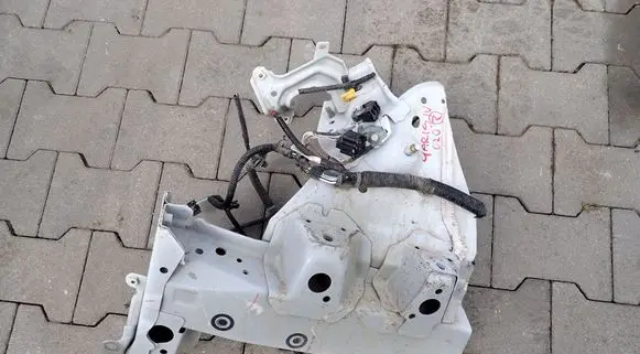 Toyota Yaris XP210 Front quarter panel 