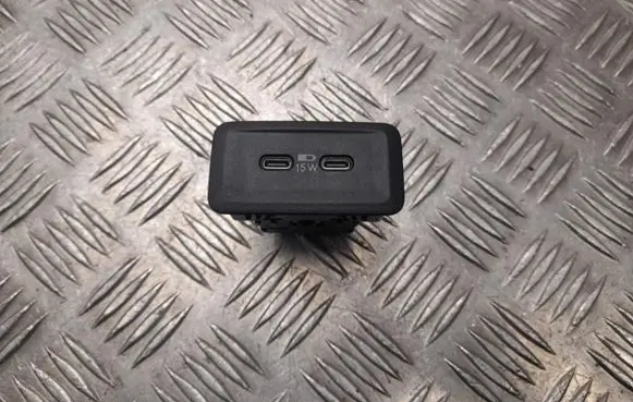 Mercedes-Benz EQE v295 USB socket connector A2238201606