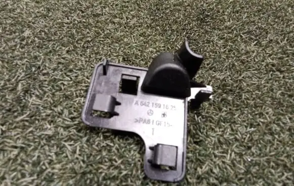 Mercedes-Benz S W222 Other engine bay part A6421591625