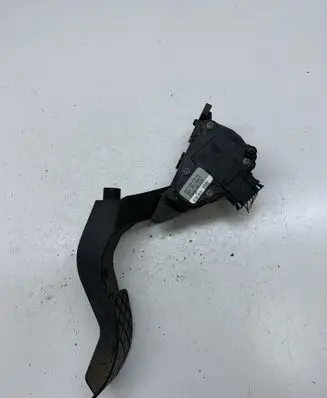Volkswagen PASSAT B5.5 Accelerator throttle pedal 8D1721523F 6PV00837603