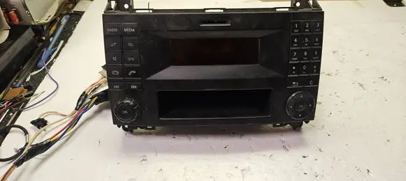 Mercedes-Benz Sprinter W906 Radio/CD/DVD/GPS head unit A9069005103 MR2520 AL2520G0190253