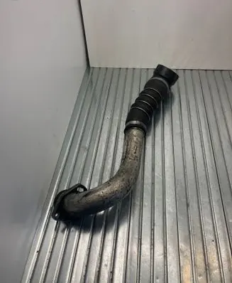 BMW 5 E60 E61 Intercooler hose/pipe 7790089