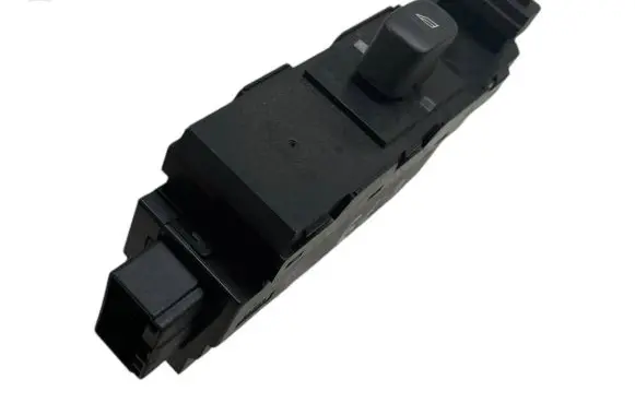 Volvo V70 Electric window control switch 8673187 MP223200095