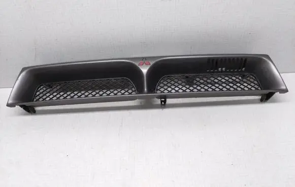 Mitsubishi Galant Front bumper upper radiator grill