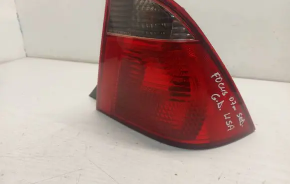 Ford Focus Rear/tail lights 11 6093b