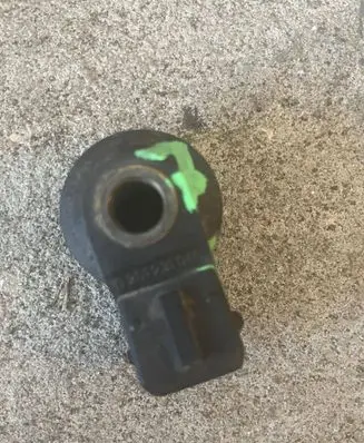 Volvo 850 Detonation knock sensor 0261231046