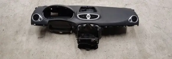 Renault Clio III Dashboard 6246s020 0001001743