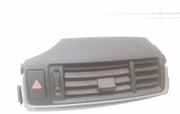 Toyota Verso Dash center air vent grill 556700F030