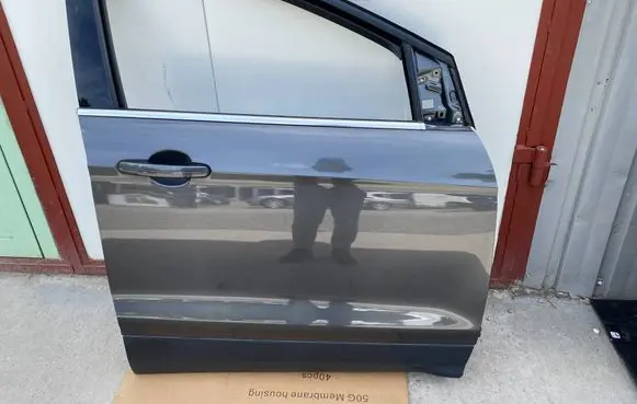Ford Kuga II Front door