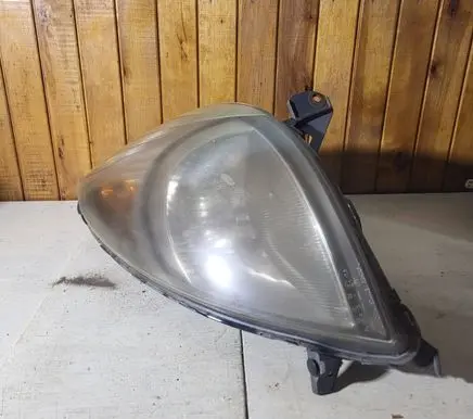Toyota Yaris Headlight/headlamp