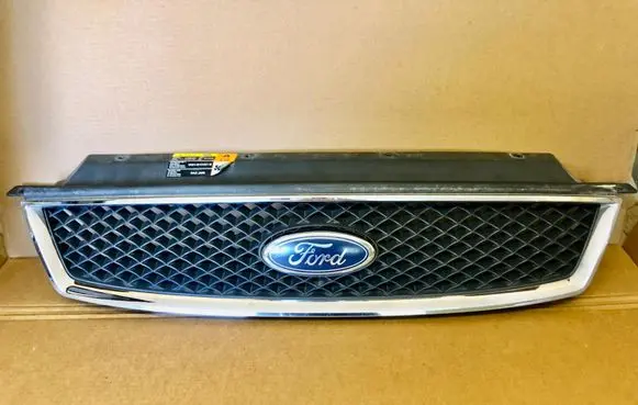 Ford Focus C-MAX Front grill 3M51R8138 3M51R8200C 3M51R8B271AD
