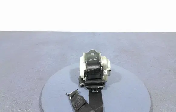 BMW X3 E83 Front seatbelt 7469998