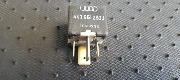 Audi A4 S4 B5 8D Other relay 443951253J 899511