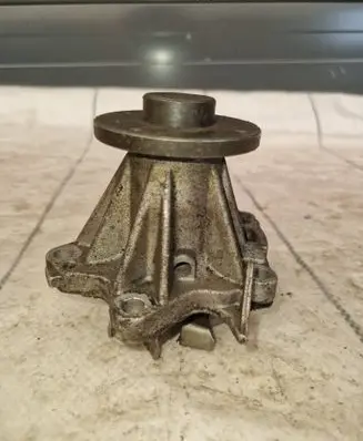 Nissan Patrol Y60 Water pump 