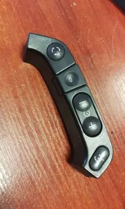 Steering wheel buttons/switches