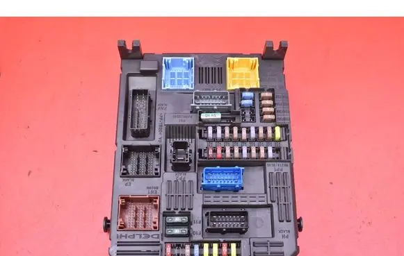 Audi 100 200 5000 C3 Fuse box set 9820977180