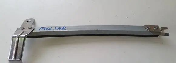 Nissan Pulsar Front door windshield rail 