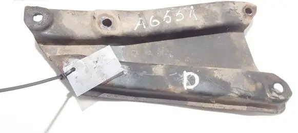 Mitsubishi Galant Engine mounting bracket