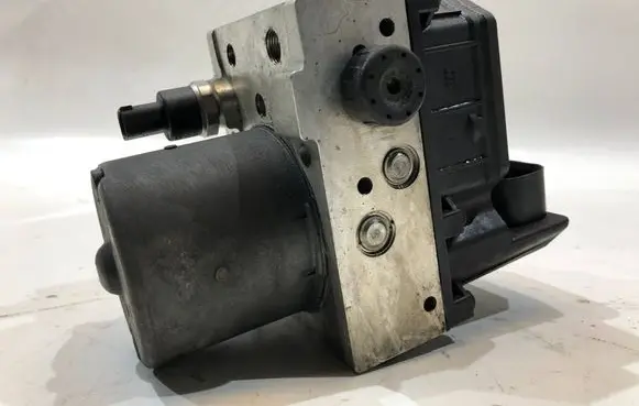 Audi A4 S4 B6 8E 8H ABS Pump