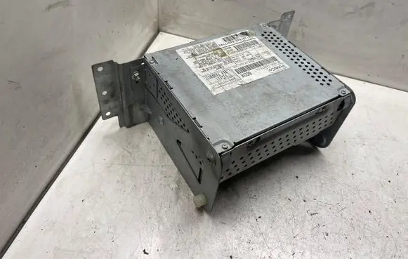 Land Rover Freelander 2 - LR2 CD/DVD changer 34W594DZ6CDXJGTH2